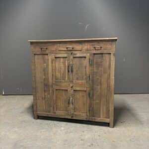 Kast Carlos van oud hout