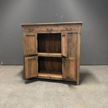 Kast Carlos van oud hout