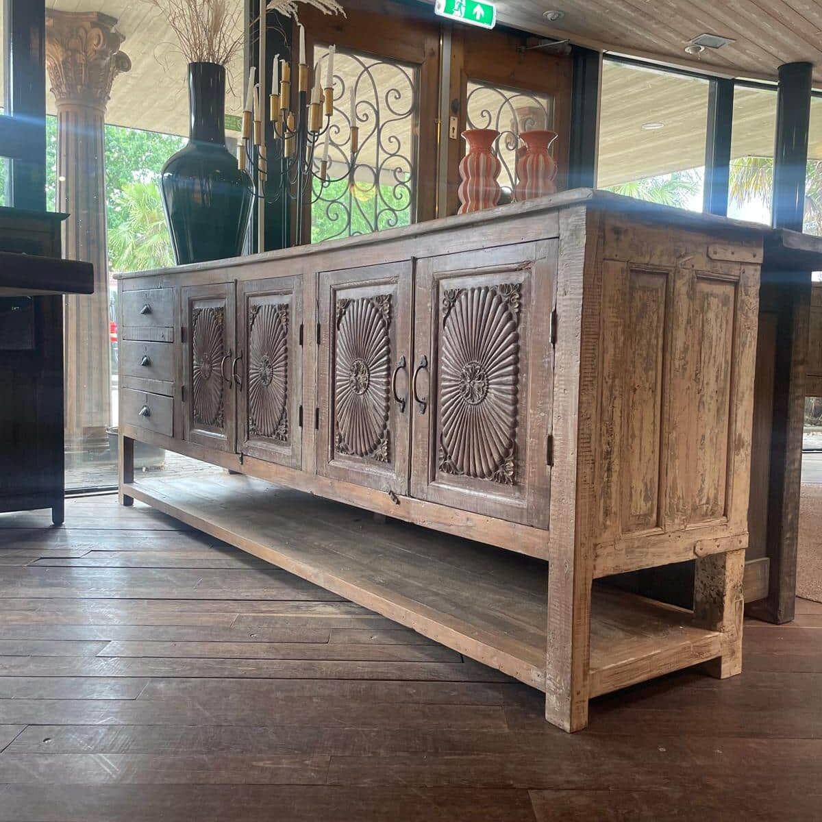 Dressoir India