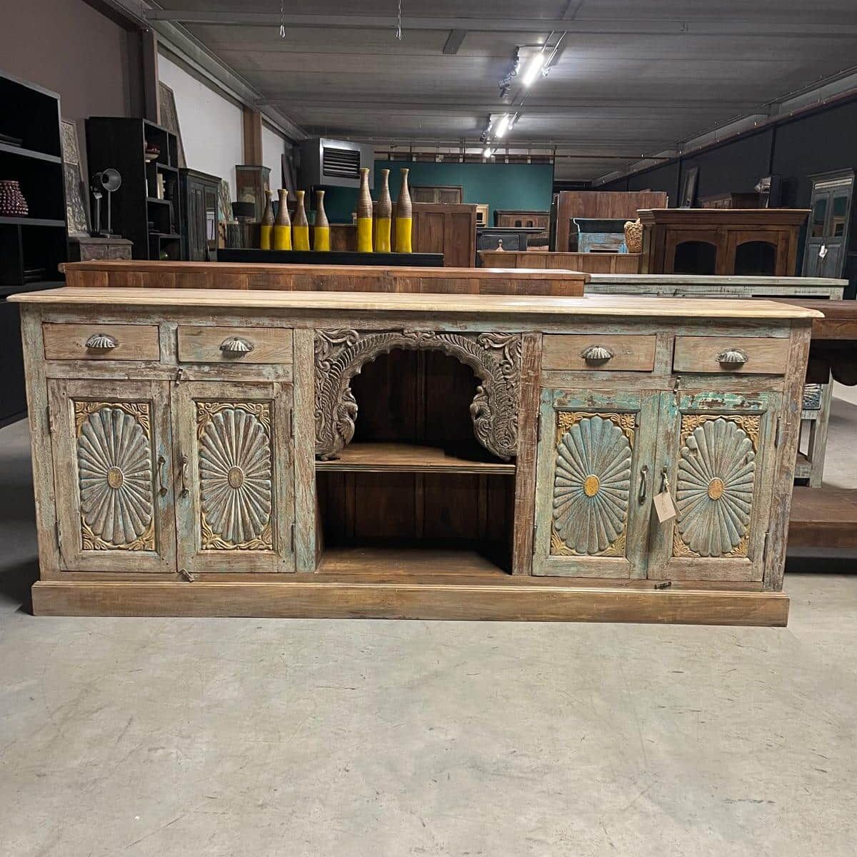 Uniek dressoir India
