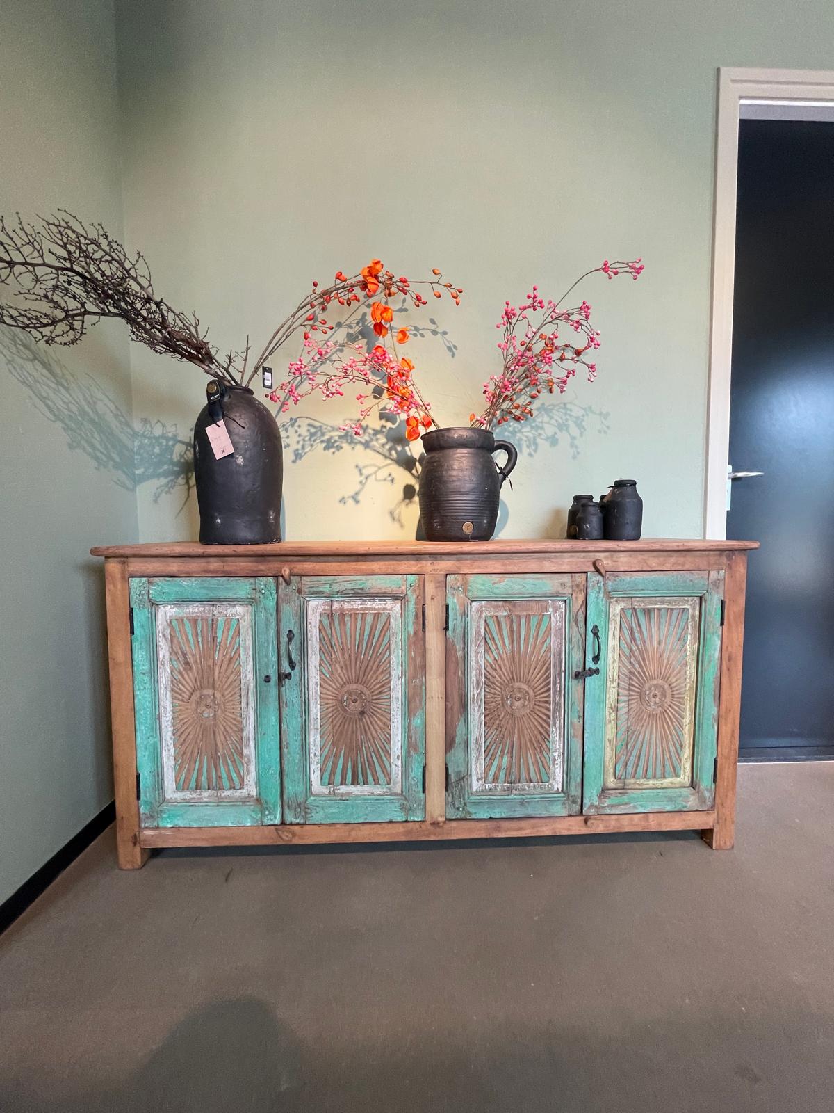 Dressoir India