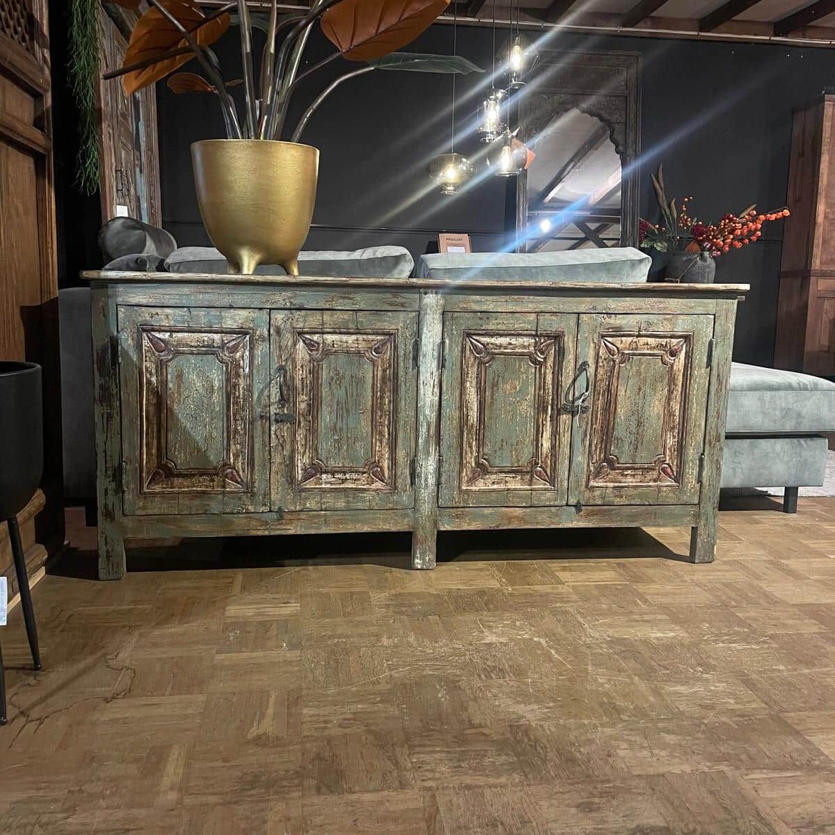 Dressoir India