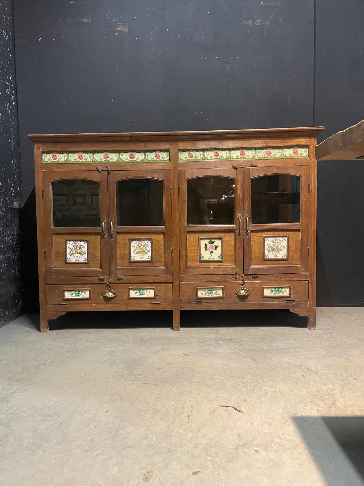 Dressoir India