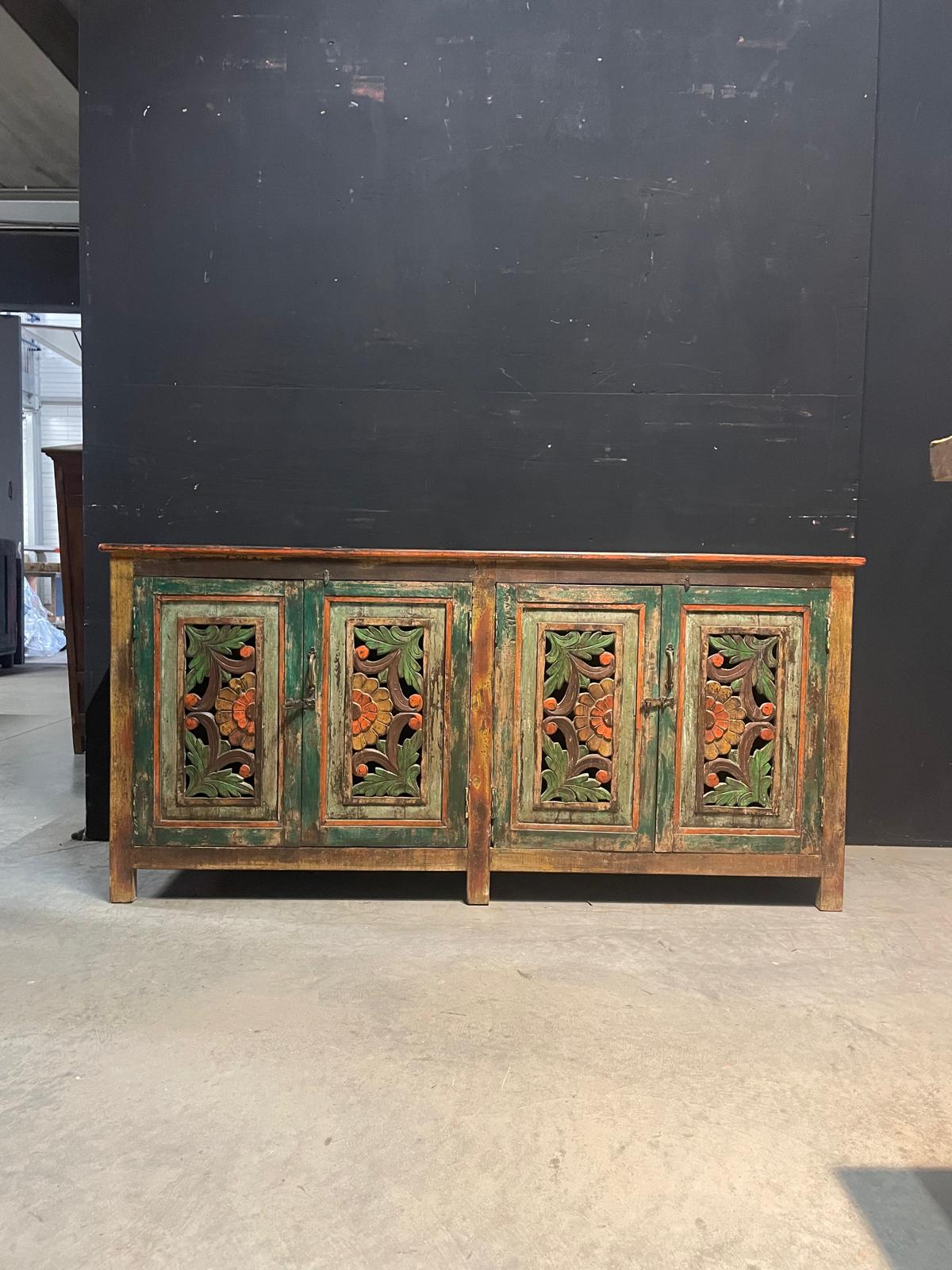 Dressoir India