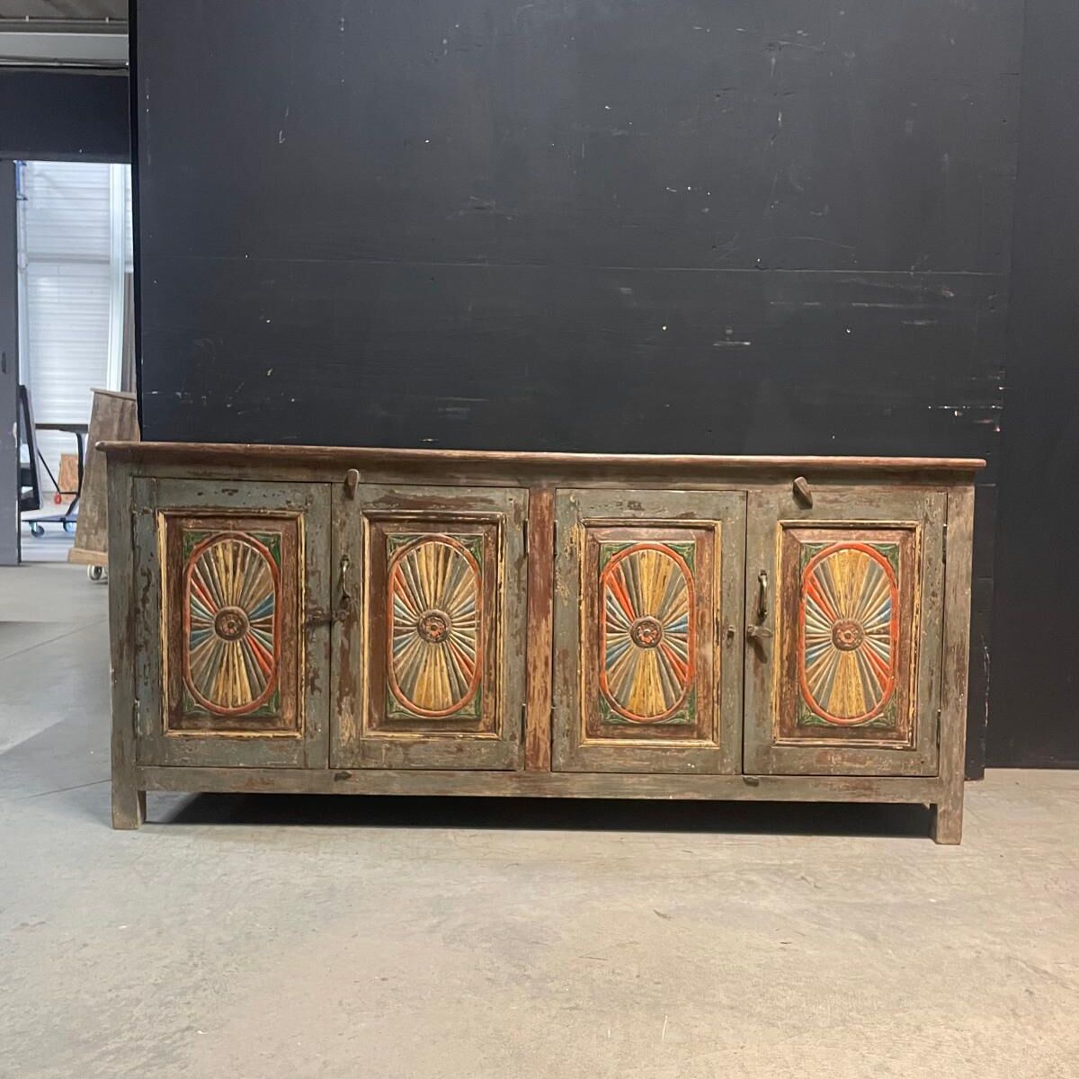 Dressoir India