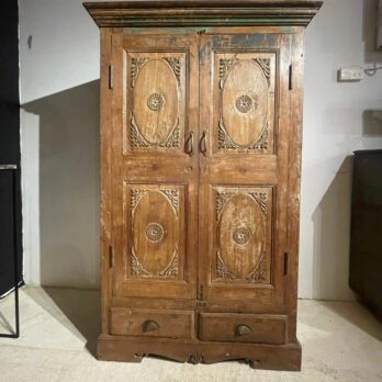 Almirah kast India