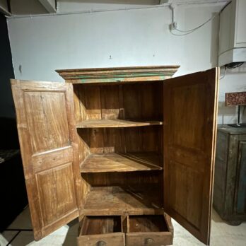 Almirah kast India